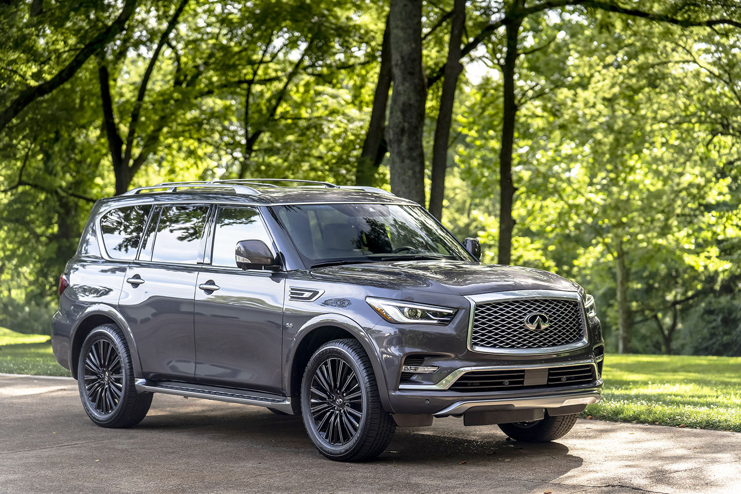 2020 Infiniti QX80: It may be a brawler under its fancy linen, but it sure cleans up good